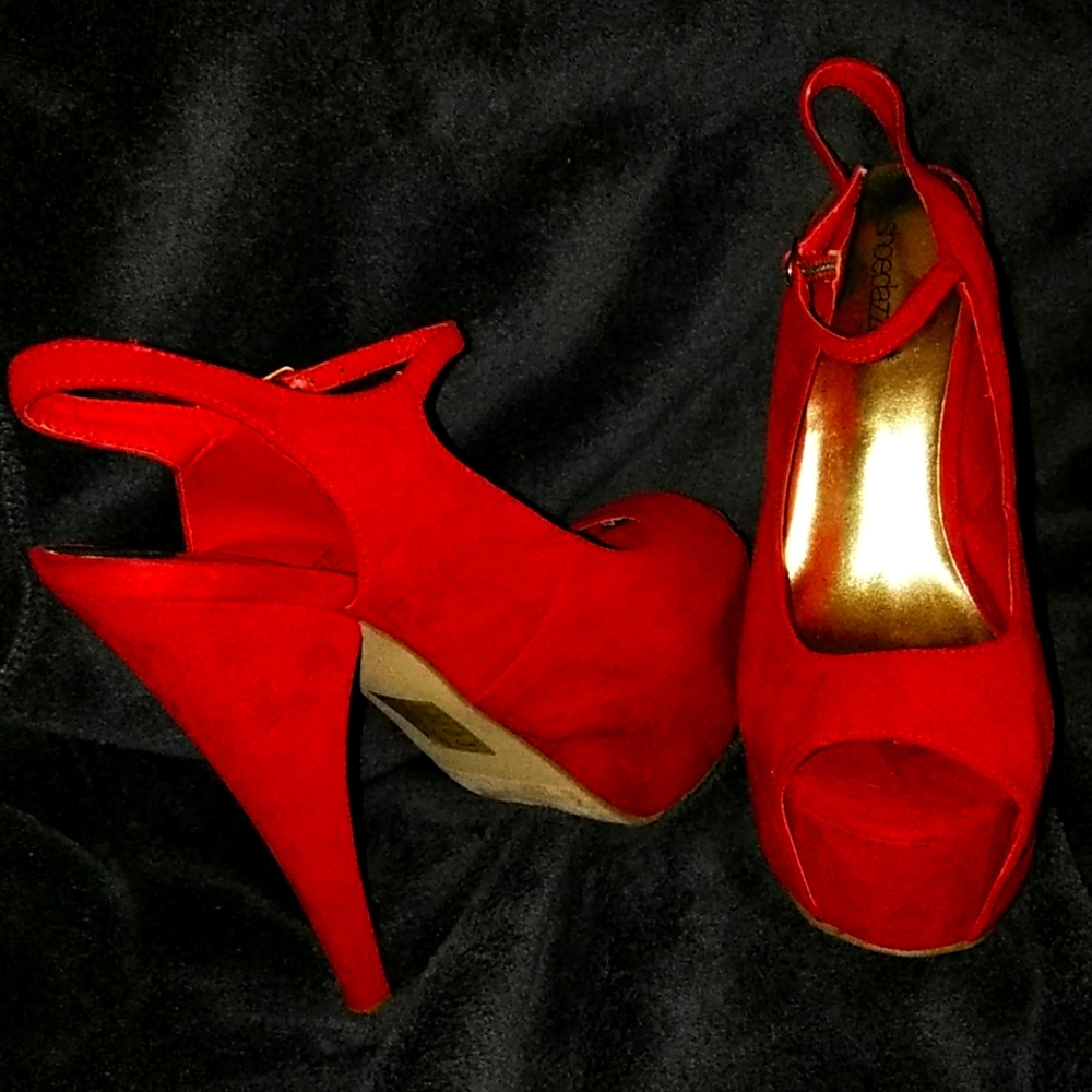 SeXy ♥️ RED ♥️ heels